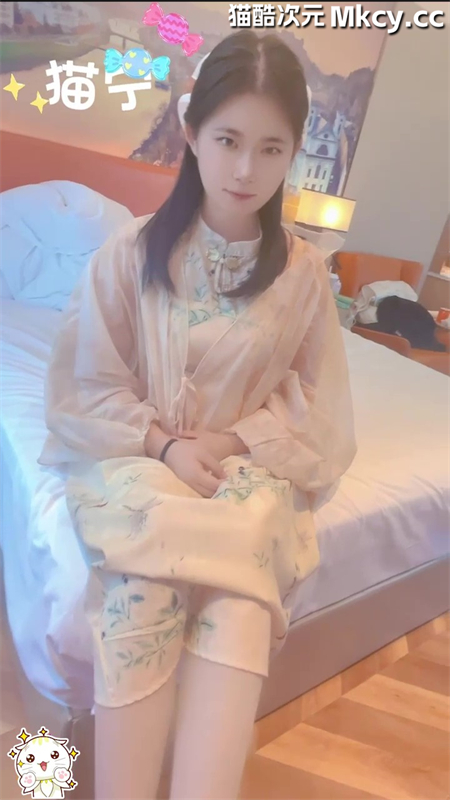 猫宁-唯美汉服后入，美美的玲珑小脚足交 樱桃小嘴口交，美美的脸纤细的腰 超级嫩穴爽上天了 [1v/470M]